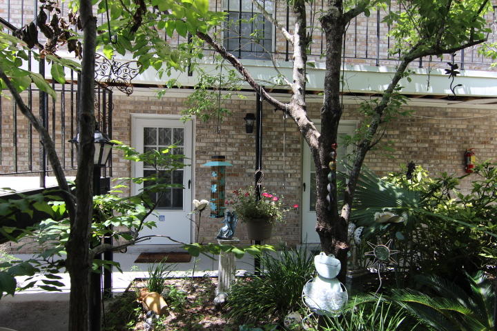 COUNTRY CLUB CONDO - Residential