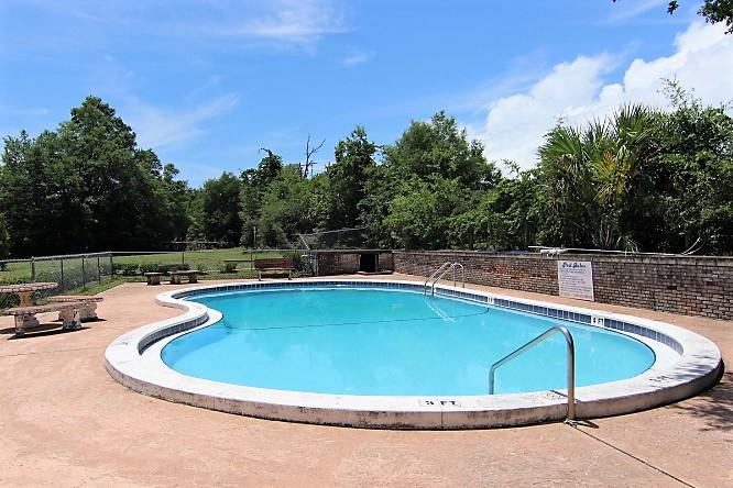 COUNTRY CLUB CONDO - Residential