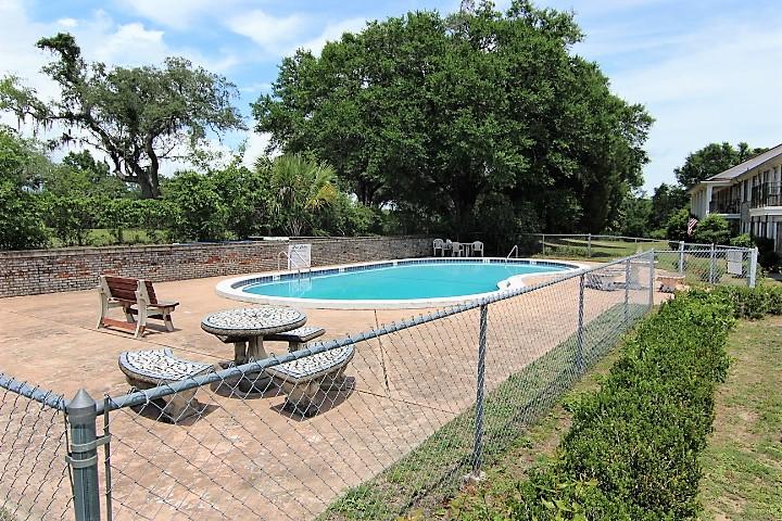 COUNTRY CLUB CONDO - Residential