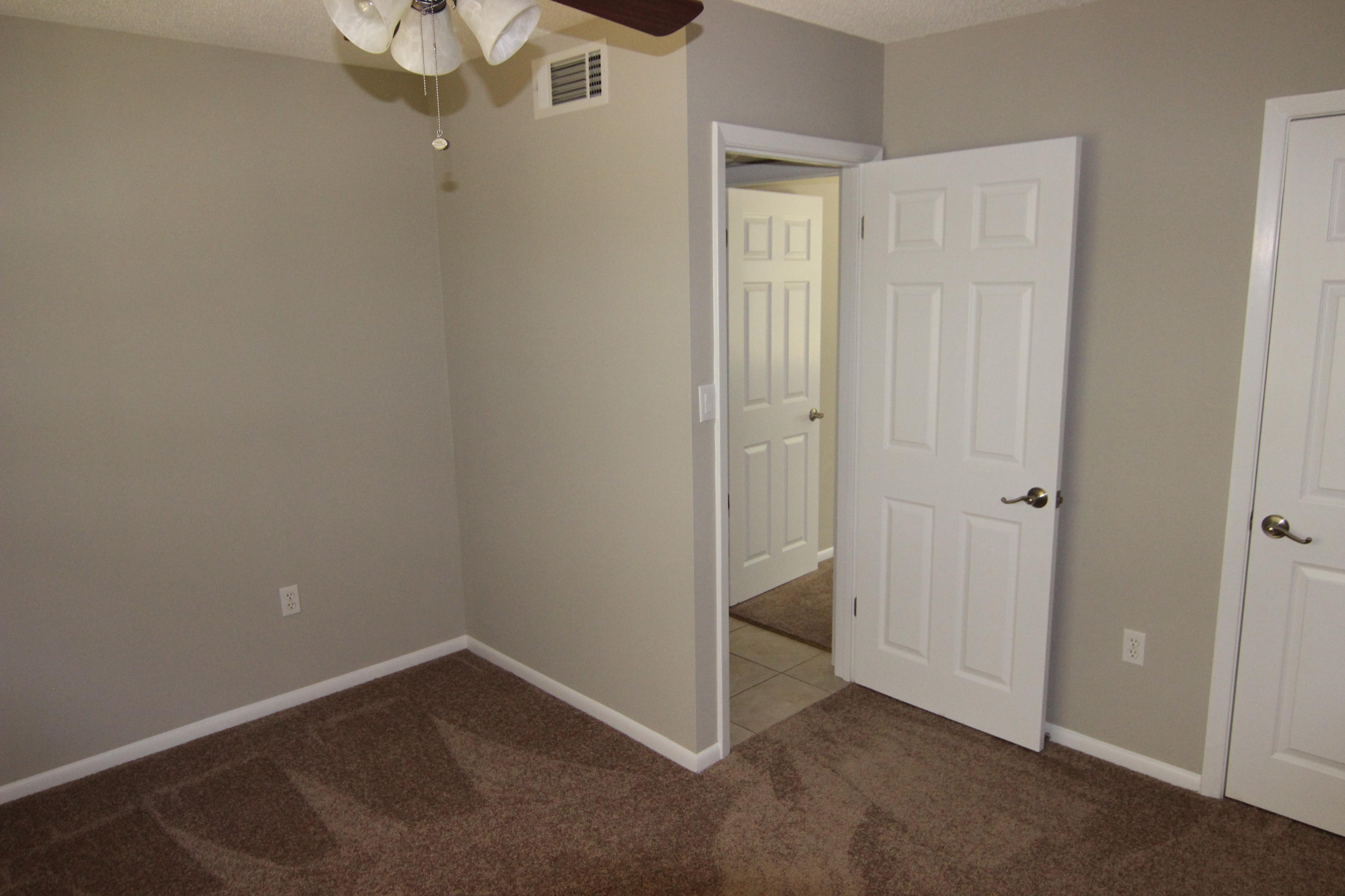 COUNTRY CLUB CONDO - Residential