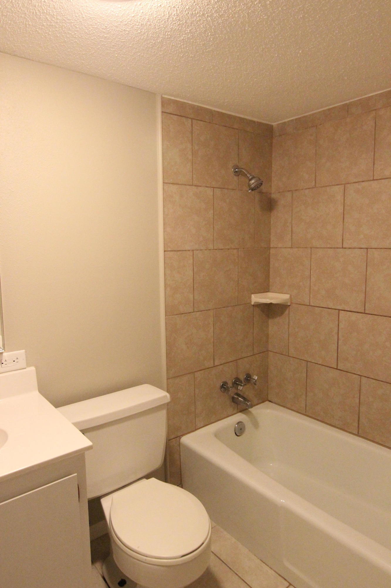 COUNTRY CLUB CONDO - Residential