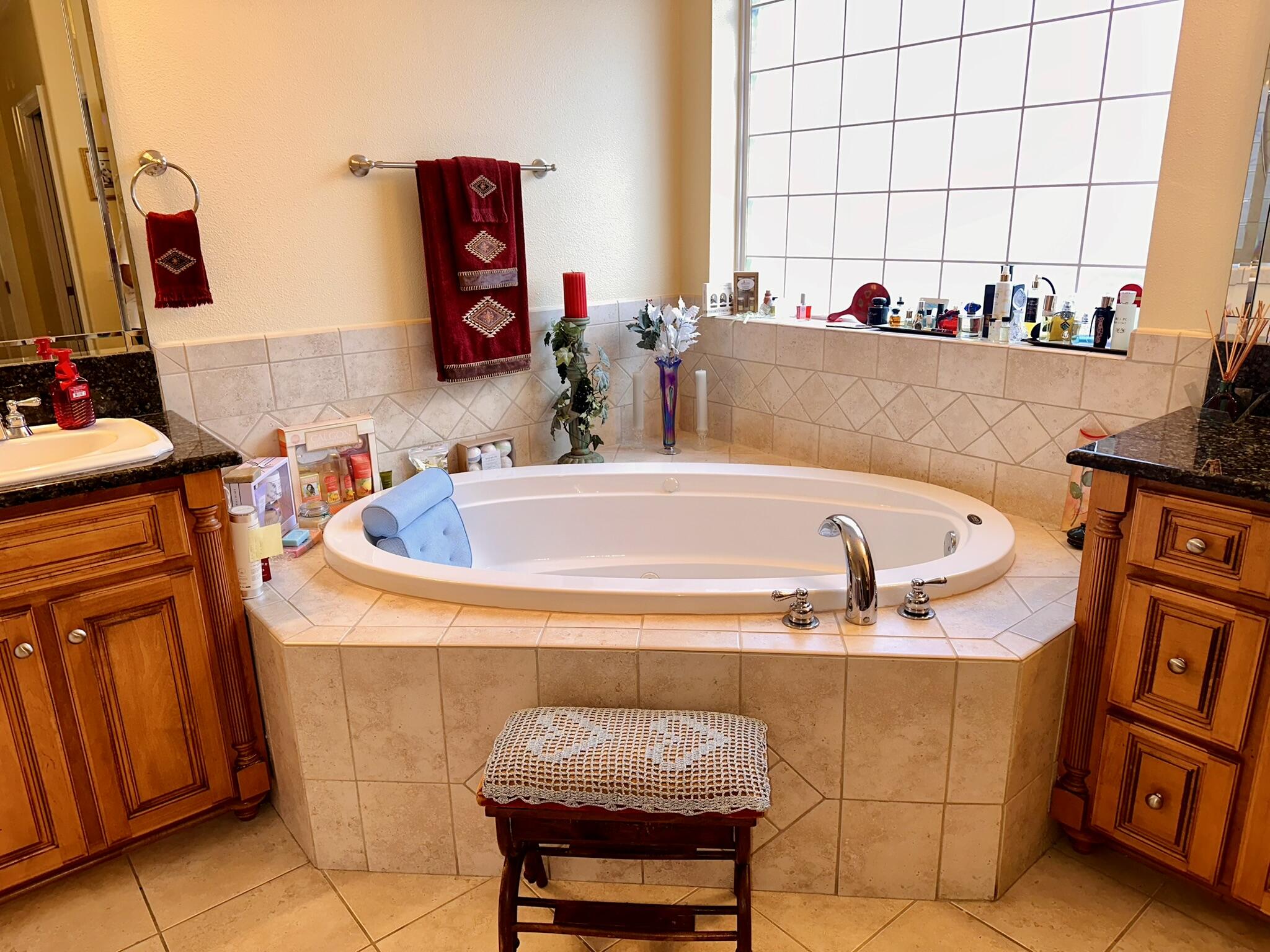 BRIDGEPORT COLONY - Residential Lease