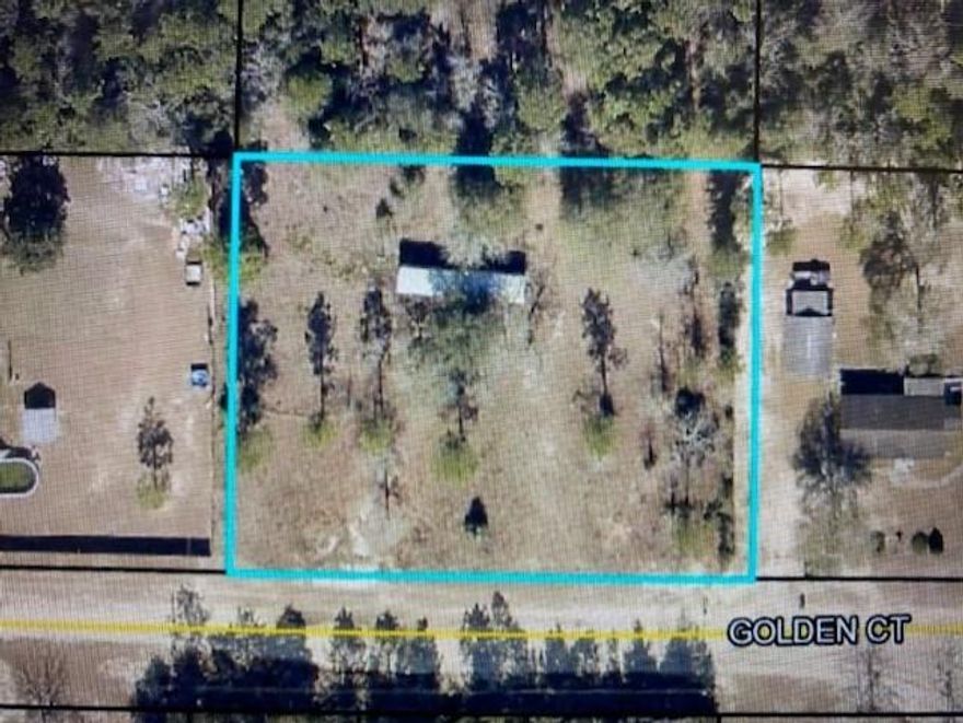 One acre lot in North Crestview. Lot suiable for new build, manufactured, or mobile home.