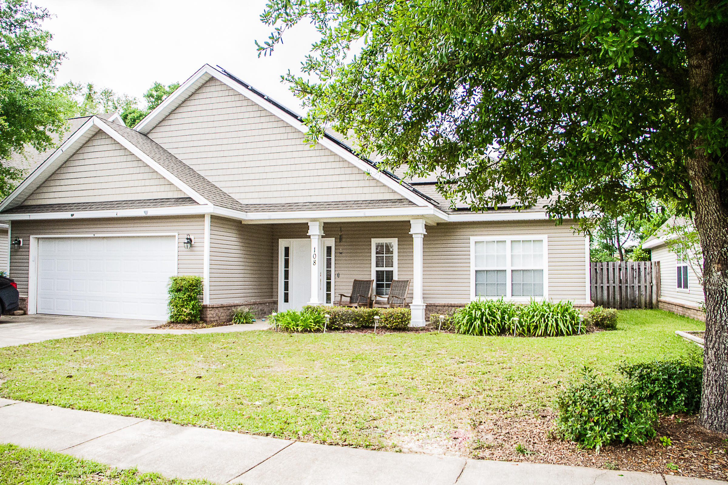 This immaculate home is close to everything yet situated in a quiet & peaceful subdivision. There's a designated computer work area with custom cabinetry & tons of extra desirable features. The large spacious kitchen with a breakfast bar includes brand new appliances (plus washer & dryer in laundry room) & finishes out with beautiful wood custom cabinetry. The yard has a six foot privacy fence and a sprinkler system. Simply put...just a lovely home!