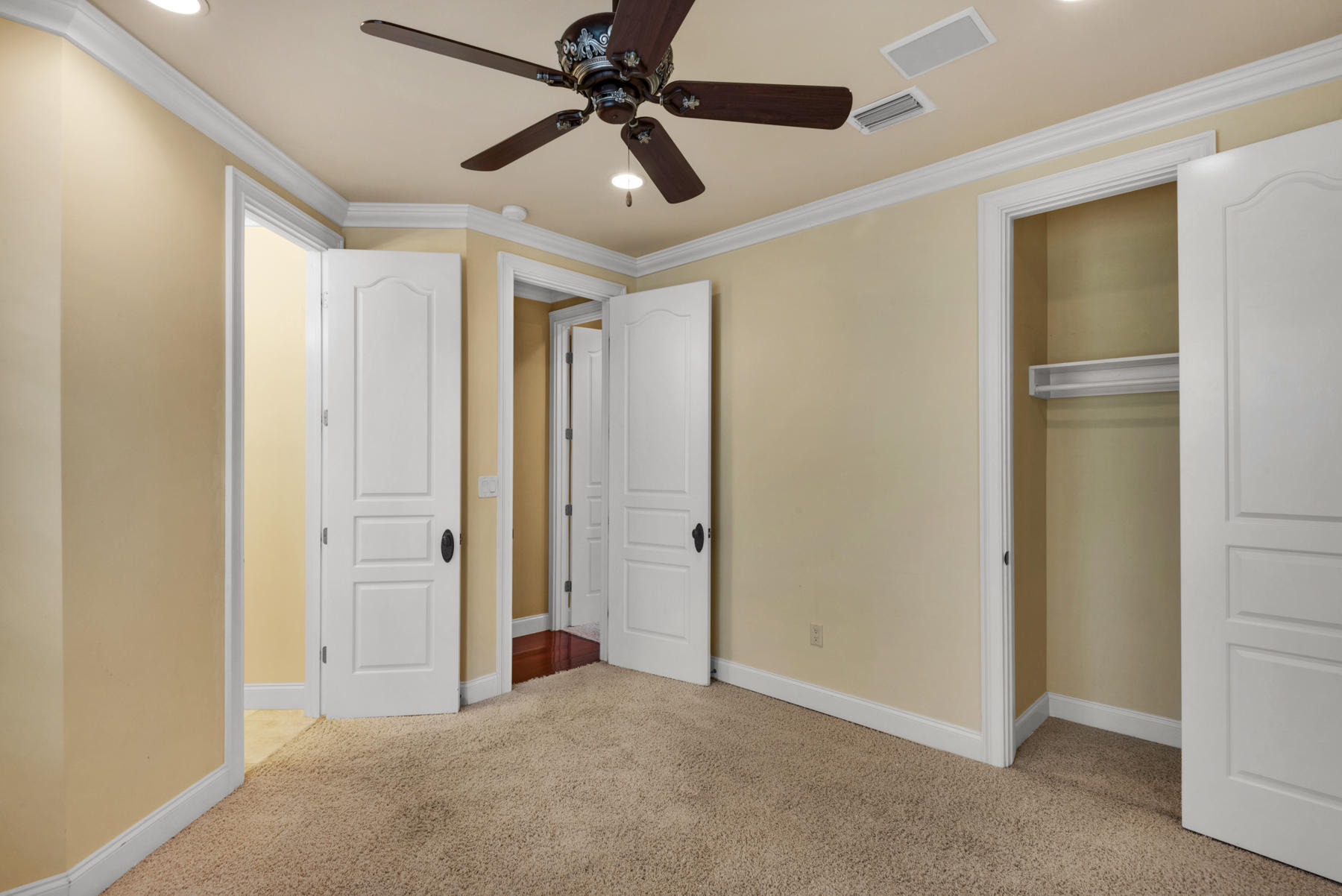 BOTANY BAYOU - Residential