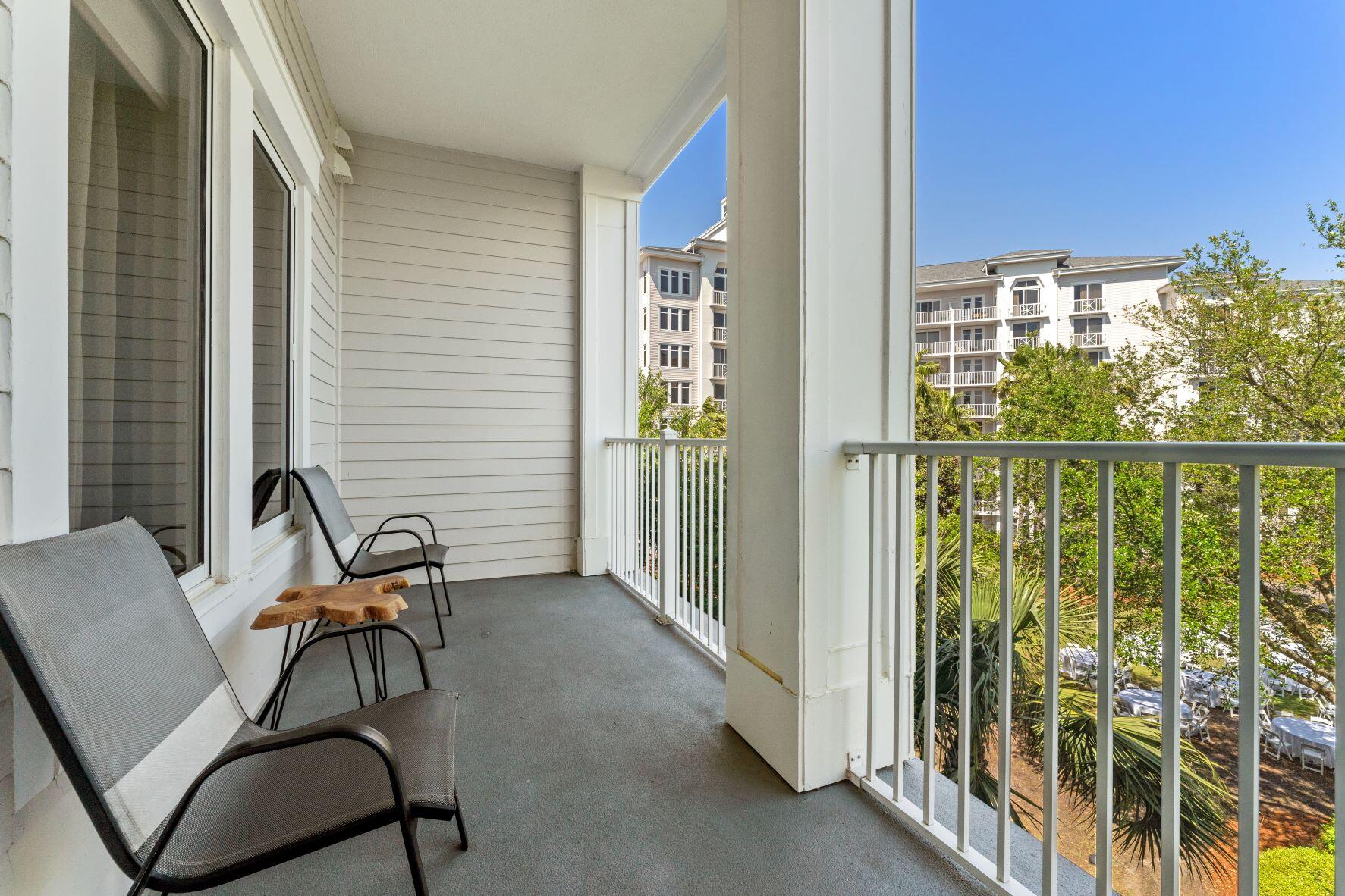 BAHIA CONDO - Residential