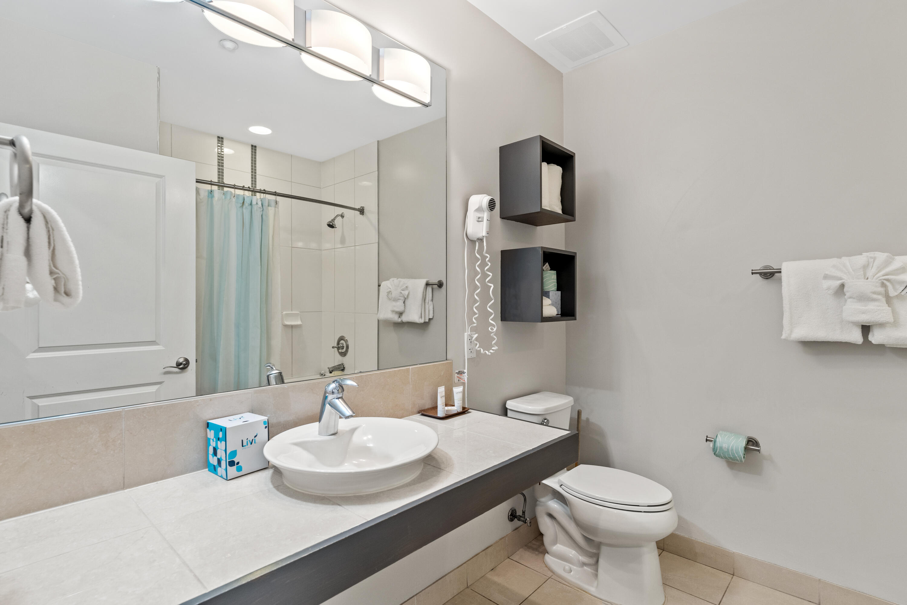 BAHIA CONDO - Residential