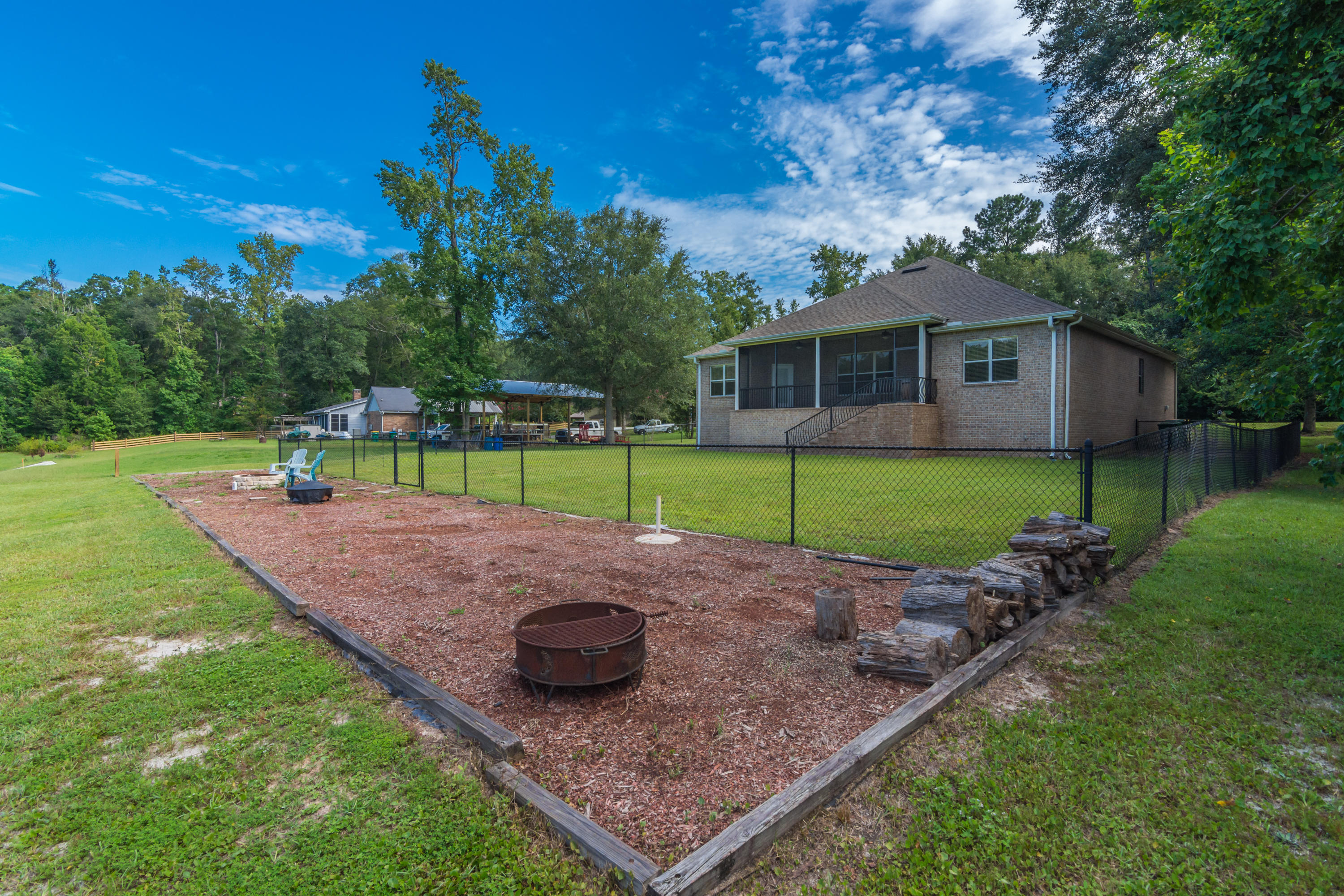 HOLLY HILLS - Residential