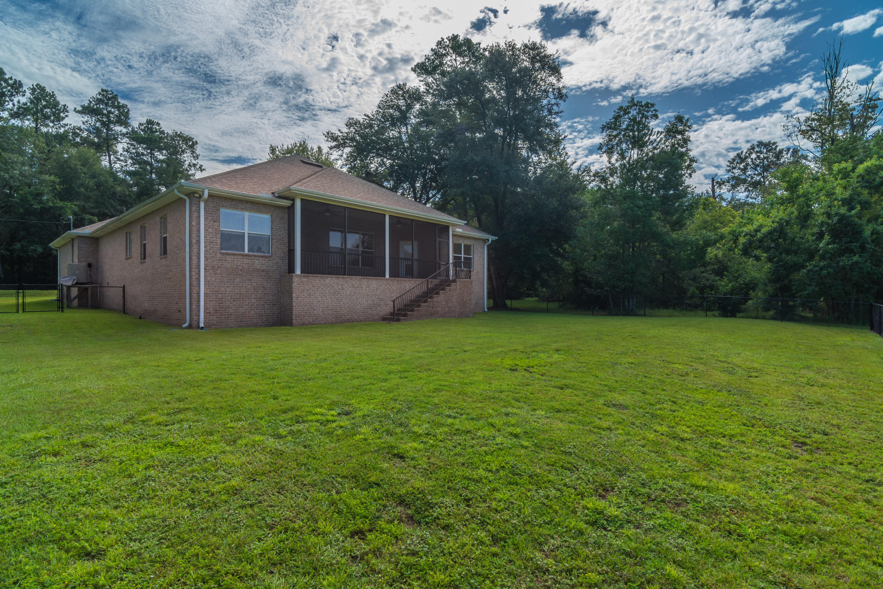 HOLLY HILLS - Residential