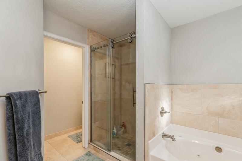 COUNTRYWOOD EST - Residential