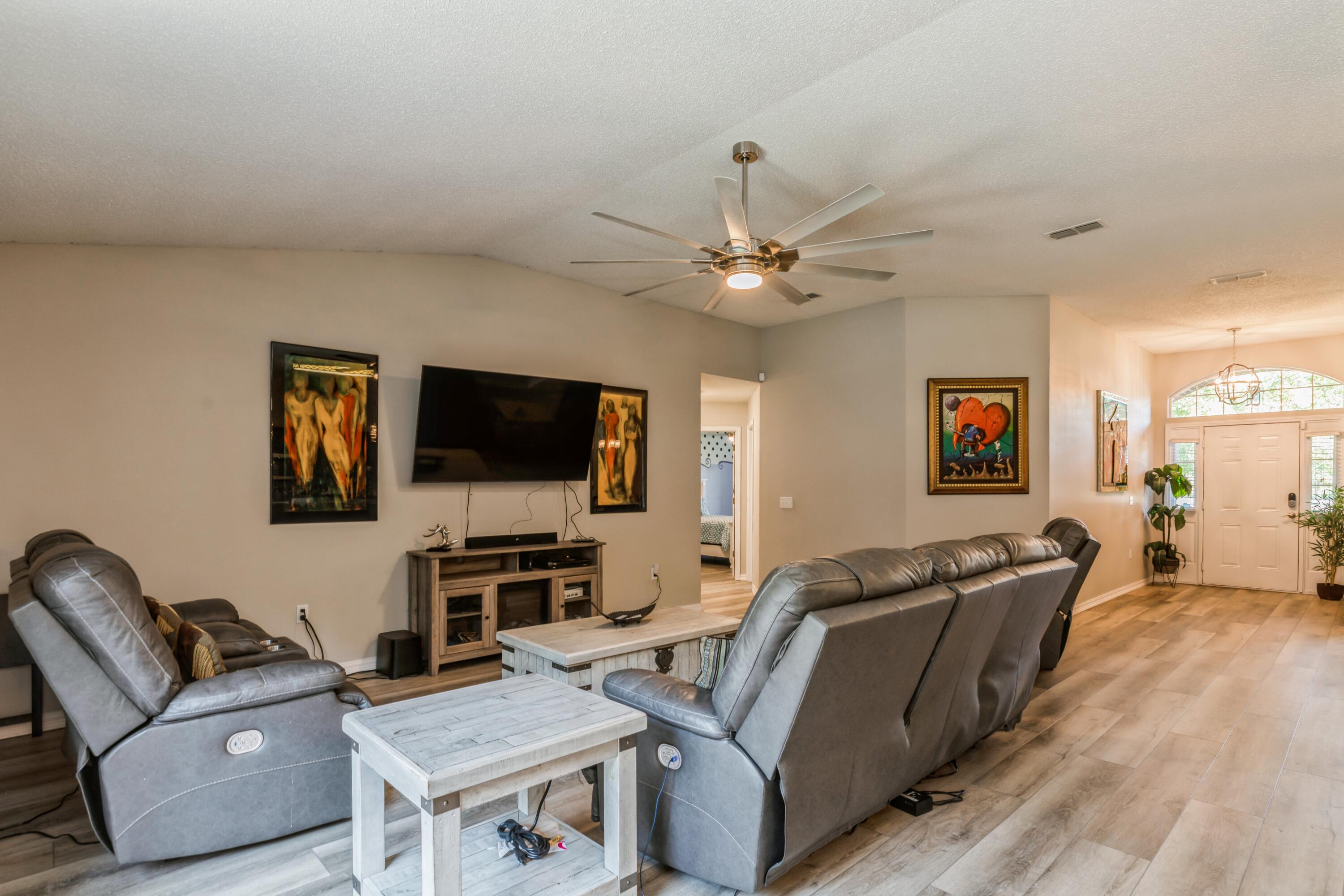 COUNTRYWOOD EST - Residential