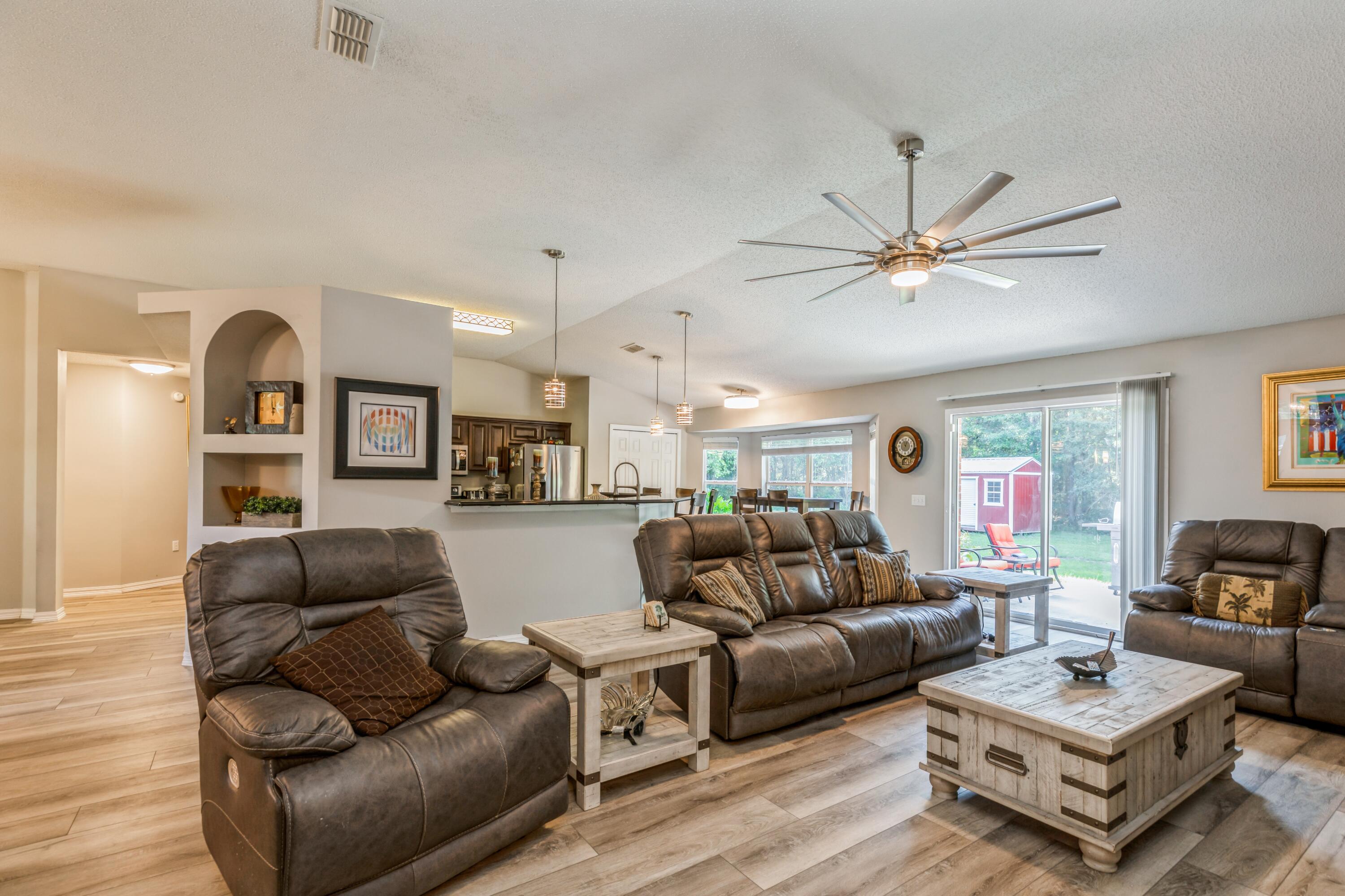 COUNTRYWOOD EST - Residential