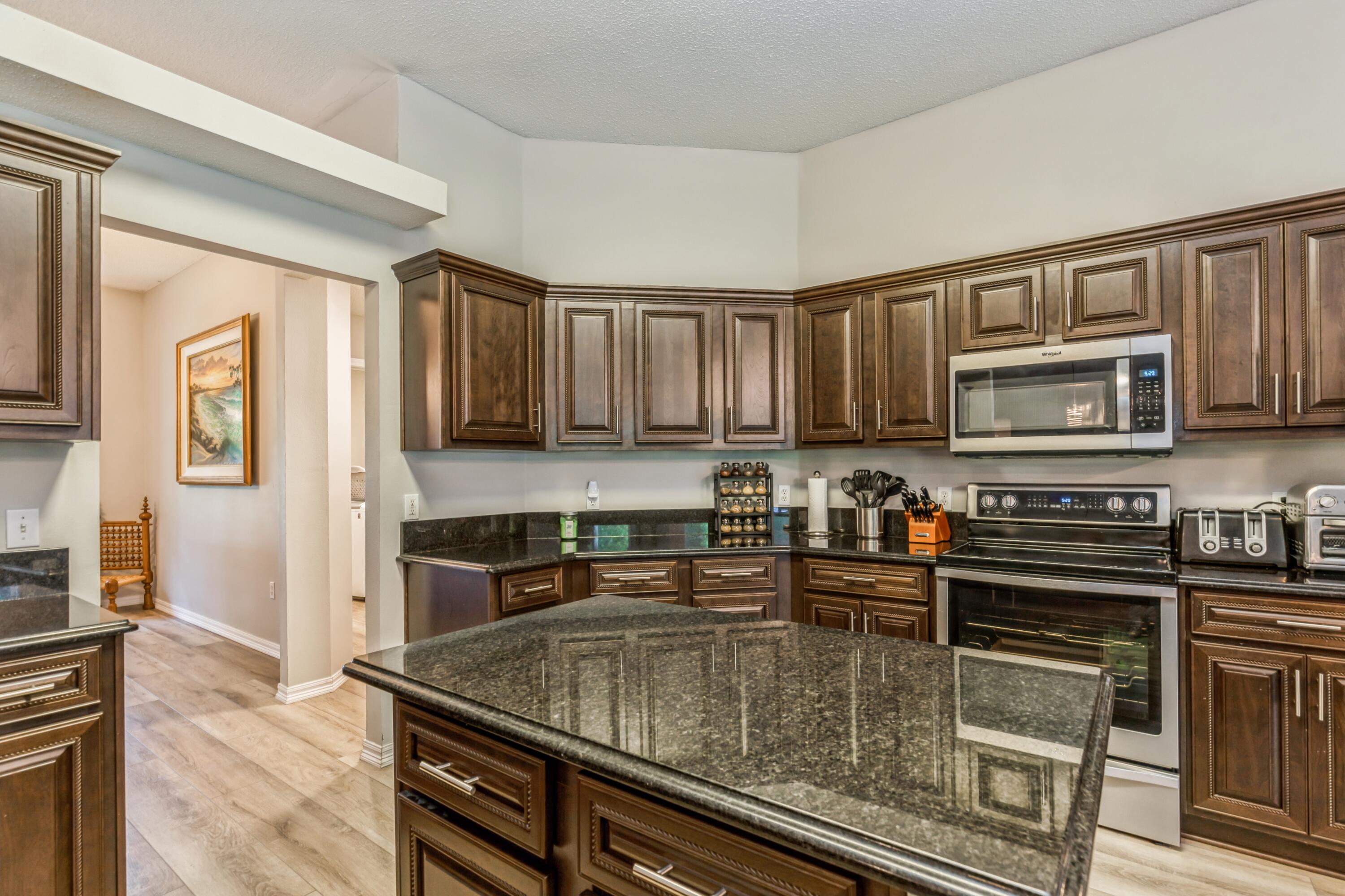 COUNTRYWOOD EST - Residential