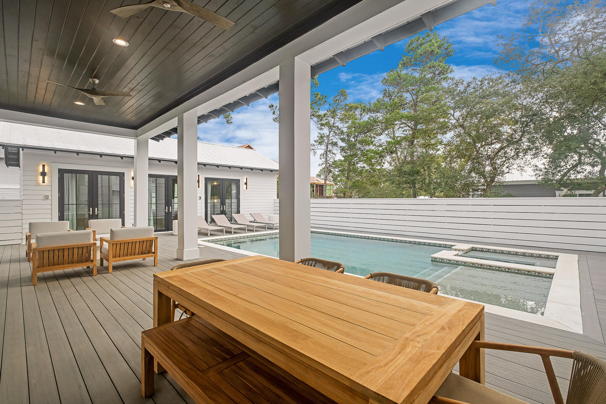 EASTERN LAKE S/D - Residential