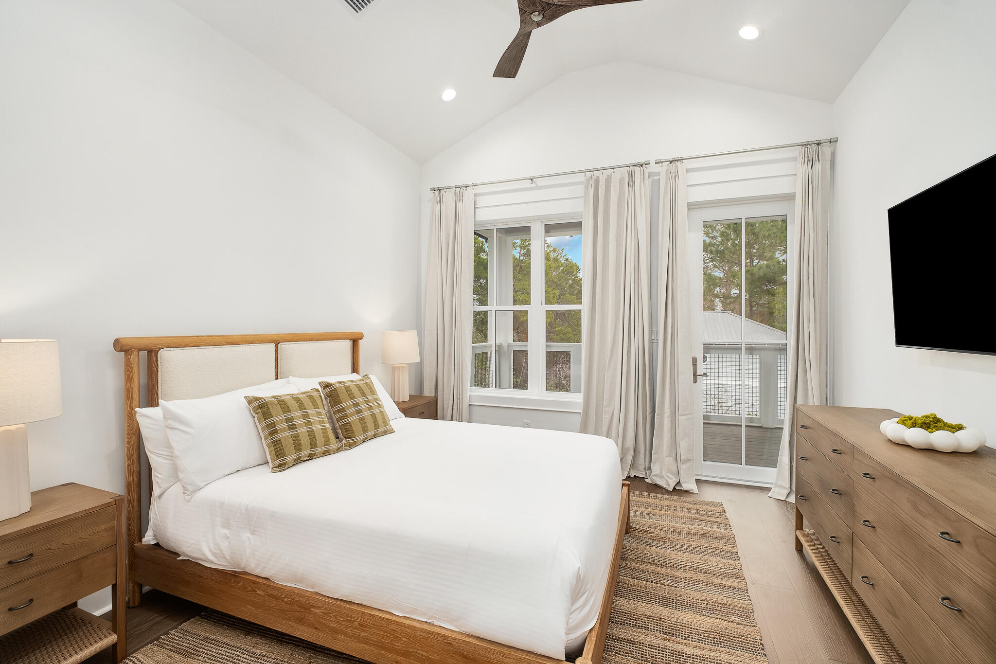 EASTERN LAKE S/D - Residential