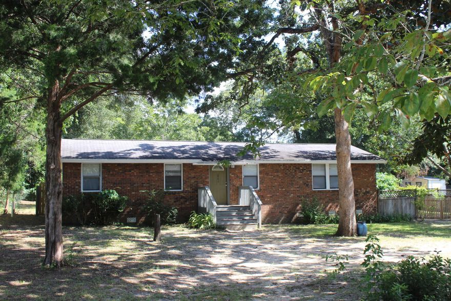 Remodeled home including a new roof with a building in the back that could easily be converted into living quarters. Located near the elementary school, shopping, restaurants,ect. Large nice yard