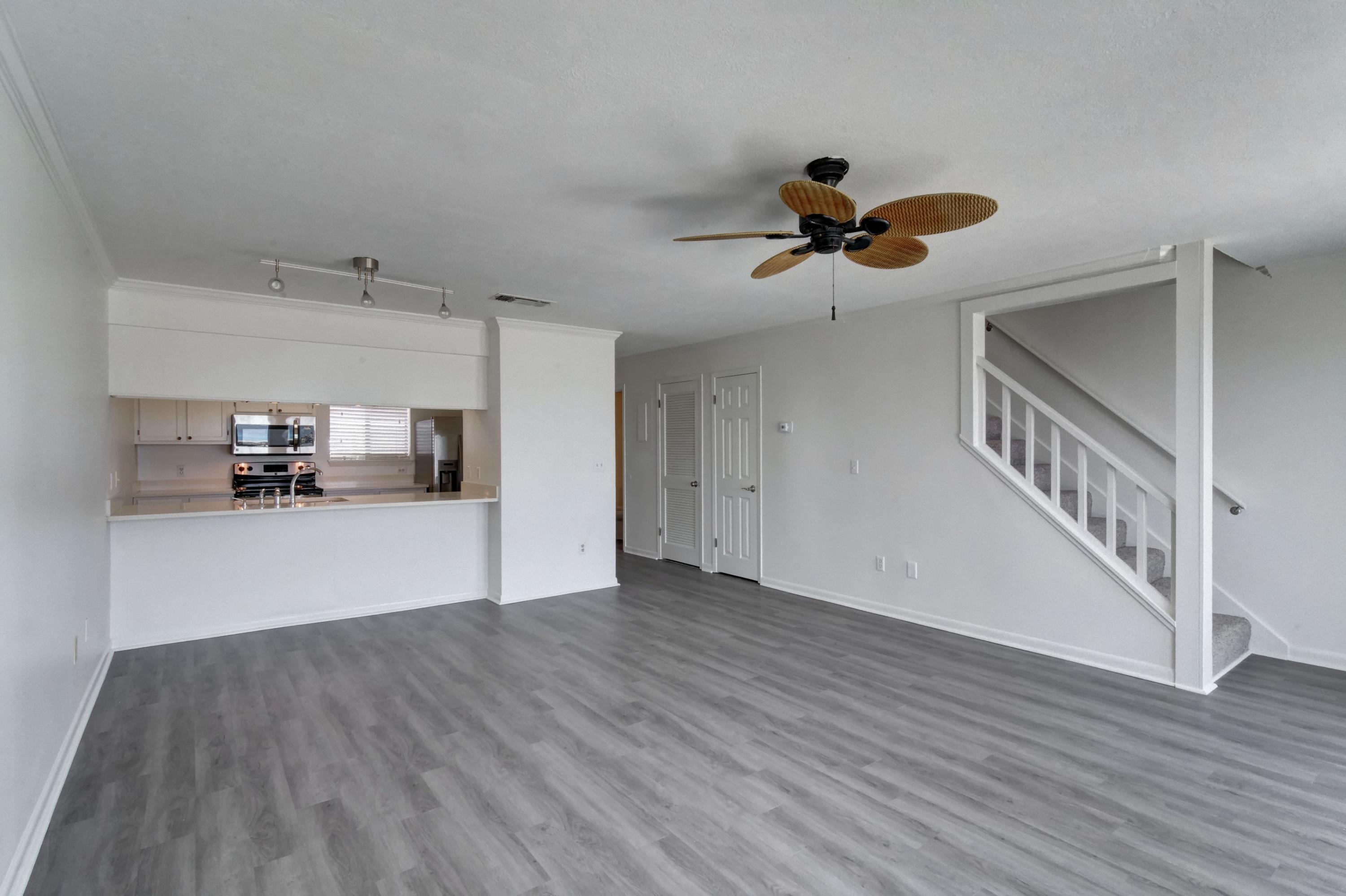 BEACHFRONT T/H - Residential