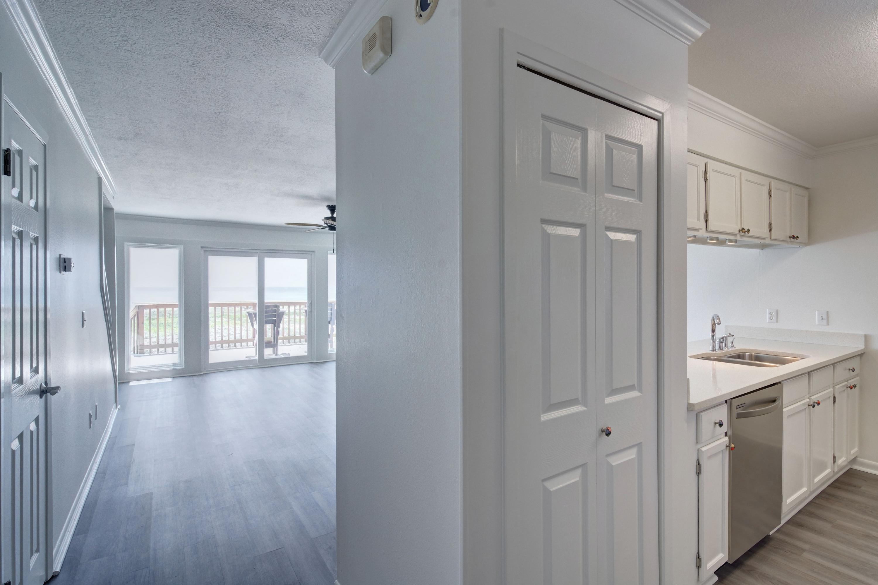 BEACHFRONT T/H - Residential