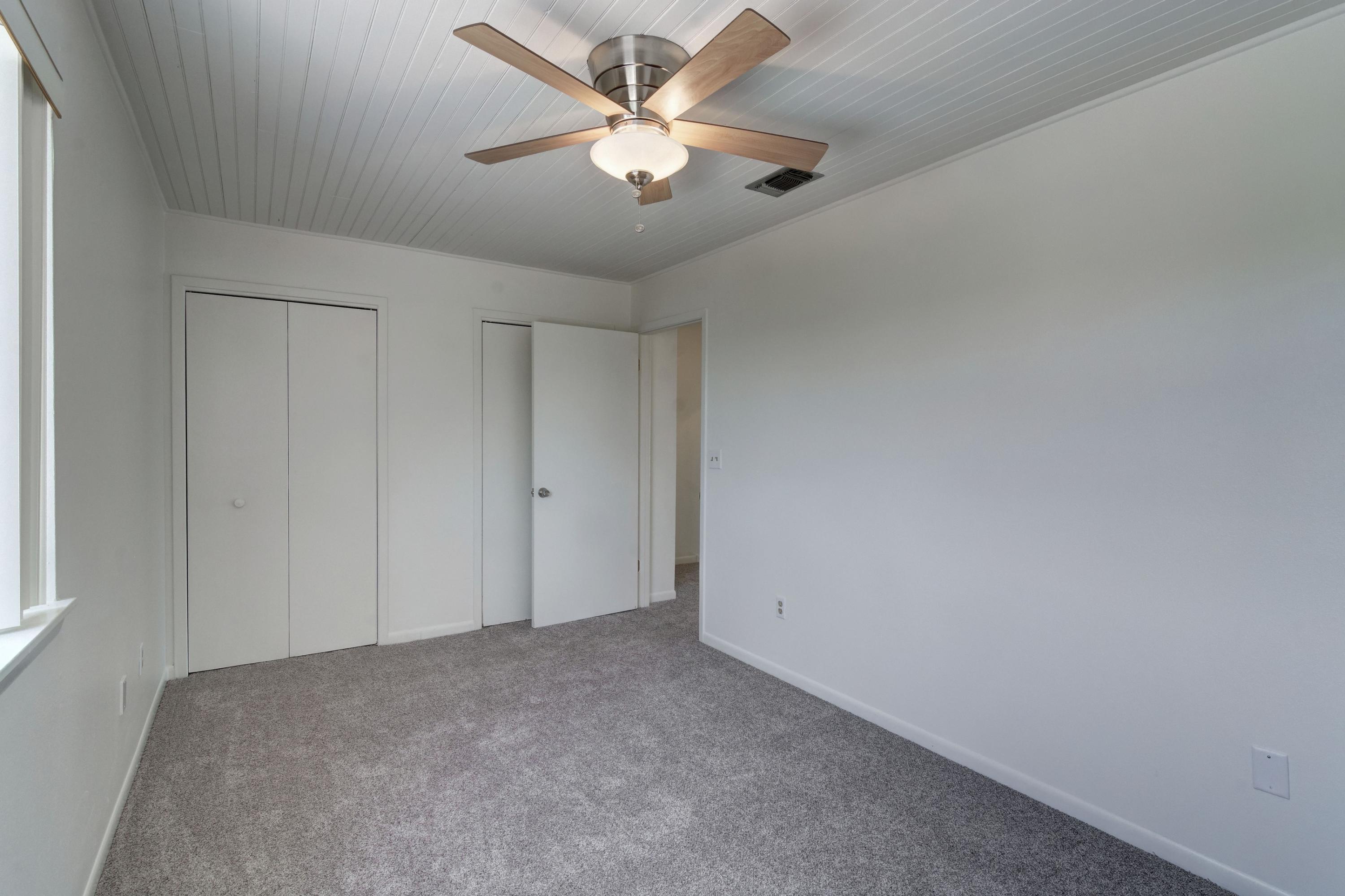 BEACHFRONT T/H - Residential