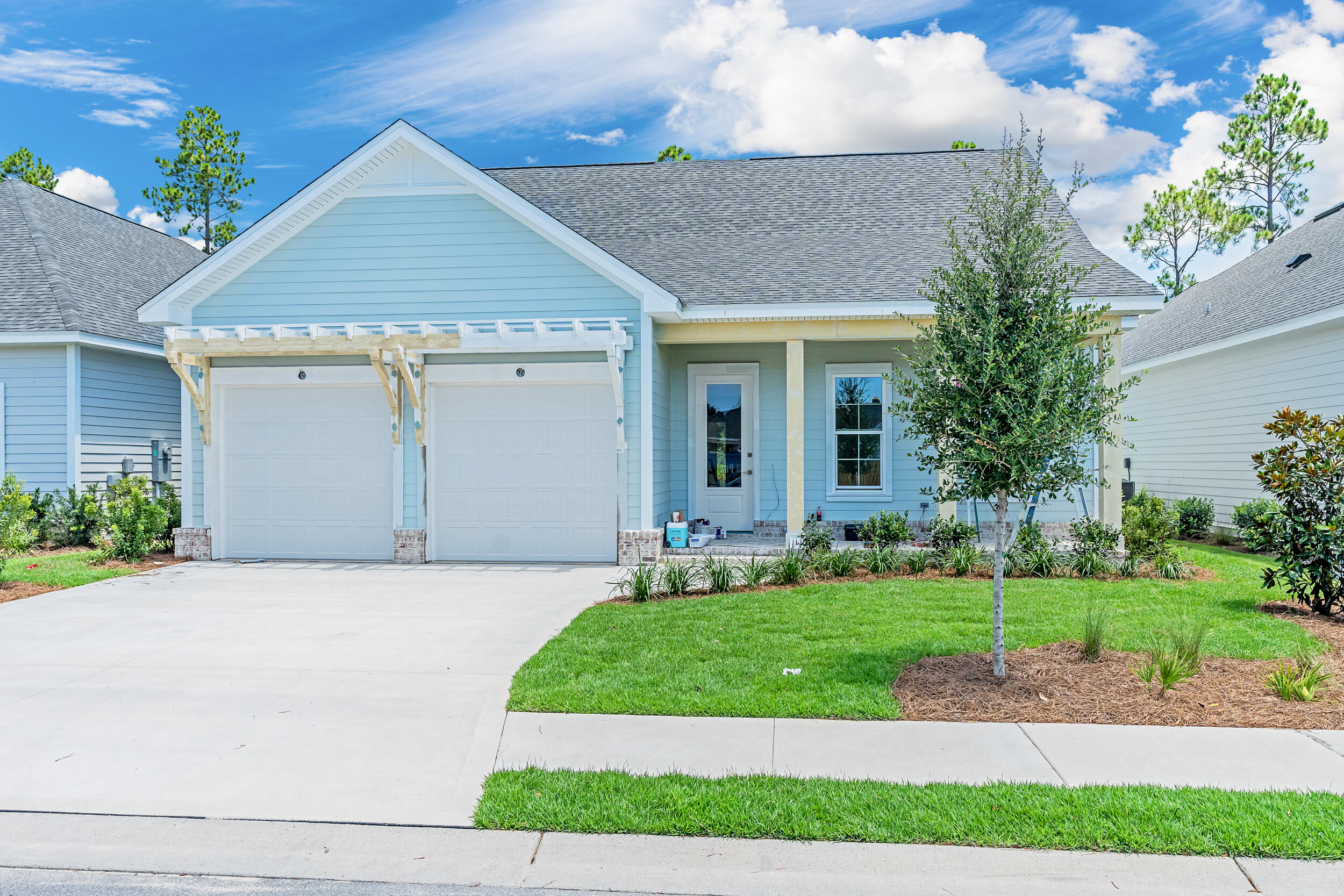 This Bella XL plan, with an alternate elevation, has 3 bedrooms and 2.5 baths with a 2-car garage. This single-level open-concept floor plan includes many luxury features and an abundance of upgrades: 10' ceilings with 8' raised panel interior doors, luxury vinyl plank flooring throughout, quartz kitchen and bathroom countertops, under mount sink in kitchen, upgraded stainless steel Bosch gas appliance package to include a dual fuel range, exhaust vent hood and tankless water heater, an extended island with 12'' cabinets underneath the overhang, an expanded rear screened porch with an additional 50 s.f. compared to Huff Homes original Bella plan. Estimated completion is Jul/Aug. 2025.The Longleaf Park neighborhood is conveniently located closer to the front of the community with easy access to the Watersound Town Center with Publix, restaurants, and more!
The Watersound Origins community is one of South Walton's most coveted neighborhoods for its exceptional amenities, beautiful new homes, and prime location. Amenities include the Village Commons pool & fitness center, sports courts, miles of nature trails, unlimited golf, and lots of green space for outdoor play. The all new Watersound Town Center brings a new level of excitement and convenience to the community with a Publix Super Market, Delicious restaurants, healthcare facilities, and more right at the entrance to the neighborhood!
*Pricing for inventory homes include lot premiums and may include optional upgrades. Added options/upgrades and pricing are subject to change. Please check with the on-site community specialists for the latest information for this home.
