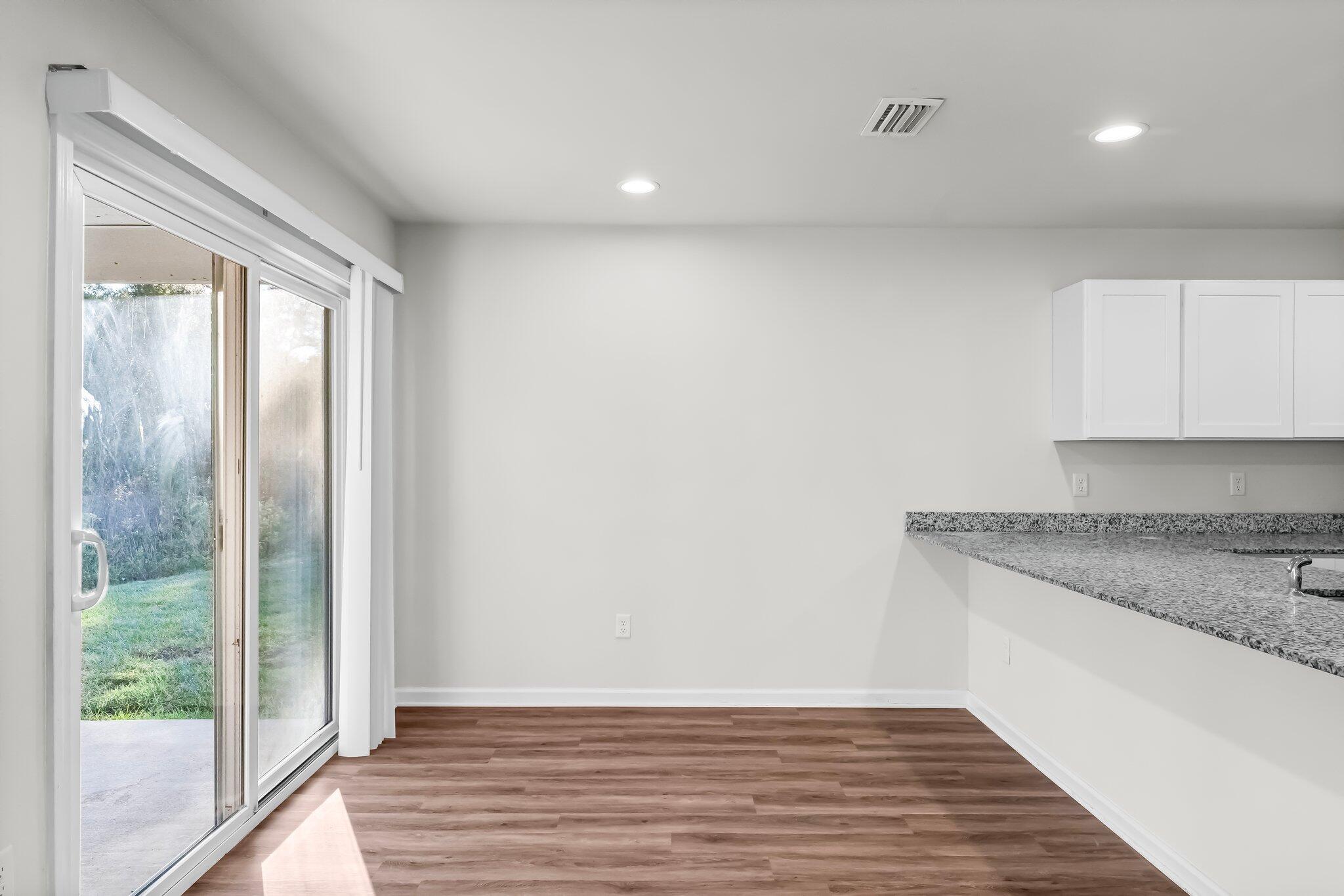 CROSS CREEK - Residential