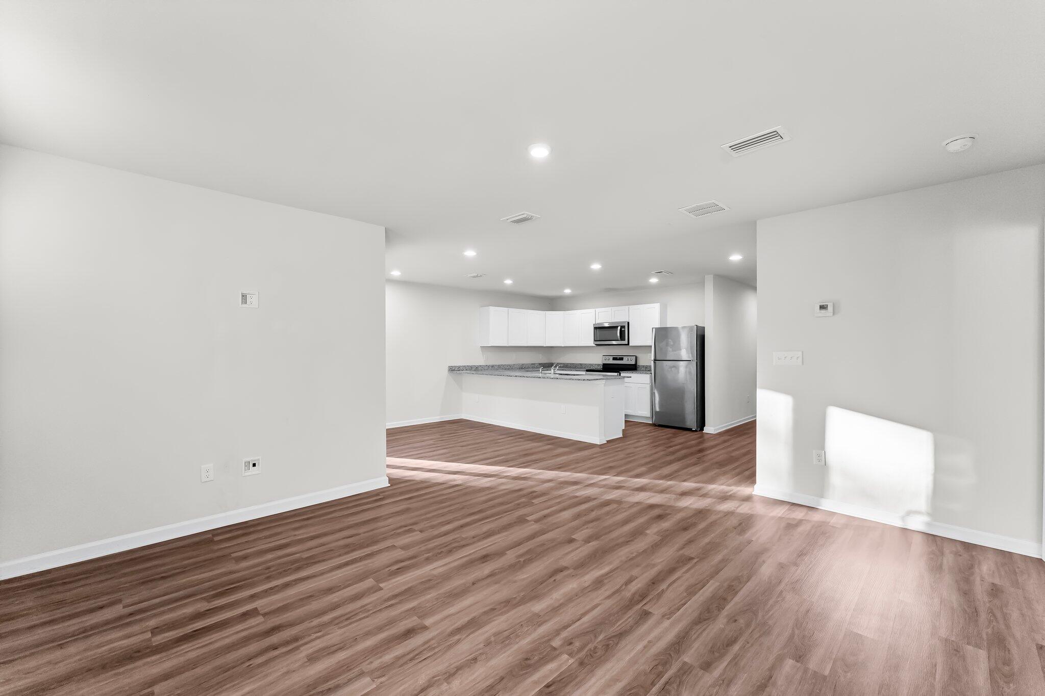 CROSS CREEK - Residential