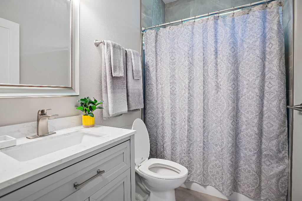 HOLLEY SHORES - Residential
