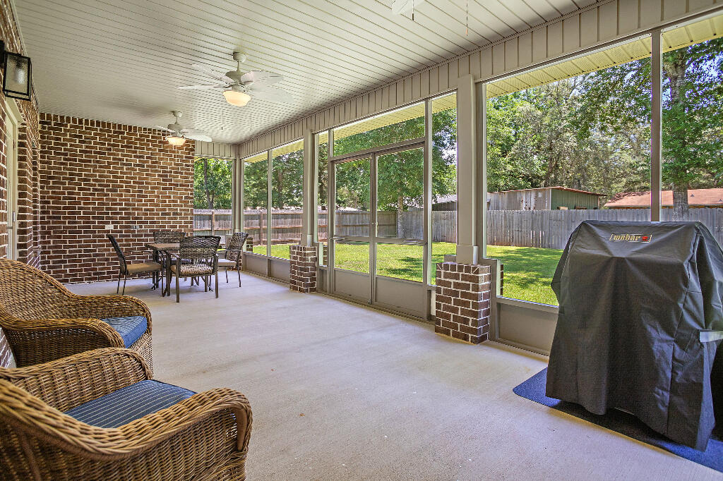 HOLLEY SHORES - Residential