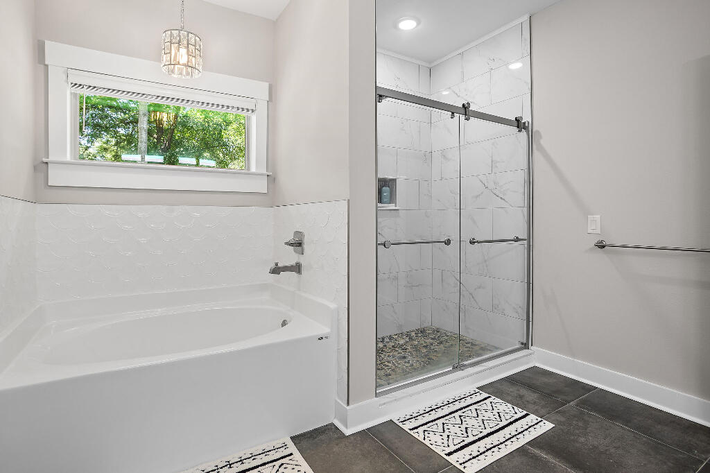 HOLLEY SHORES - Residential