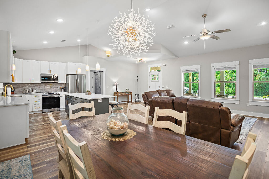 HOLLEY SHORES - Residential