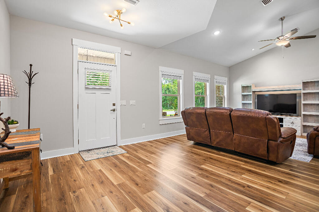 HOLLEY SHORES - Residential