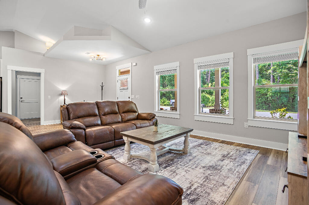 HOLLEY SHORES - Residential