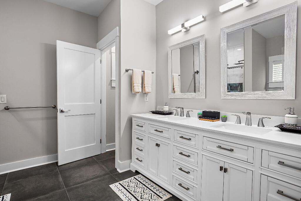 HOLLEY SHORES - Residential