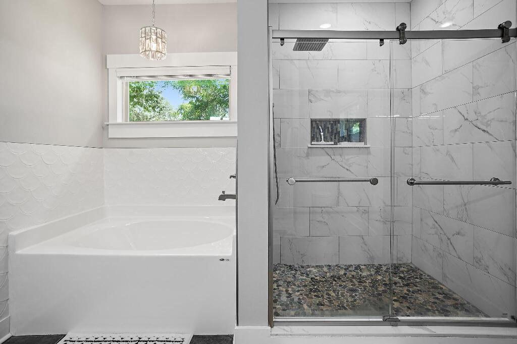 HOLLEY SHORES - Residential