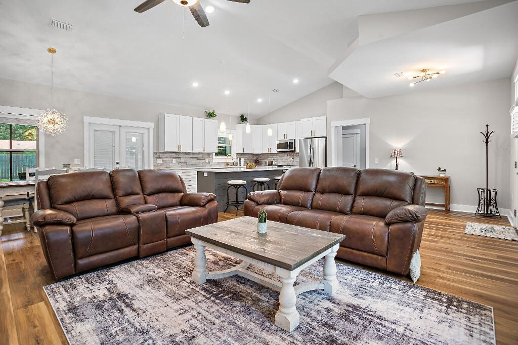 HOLLEY SHORES - Residential