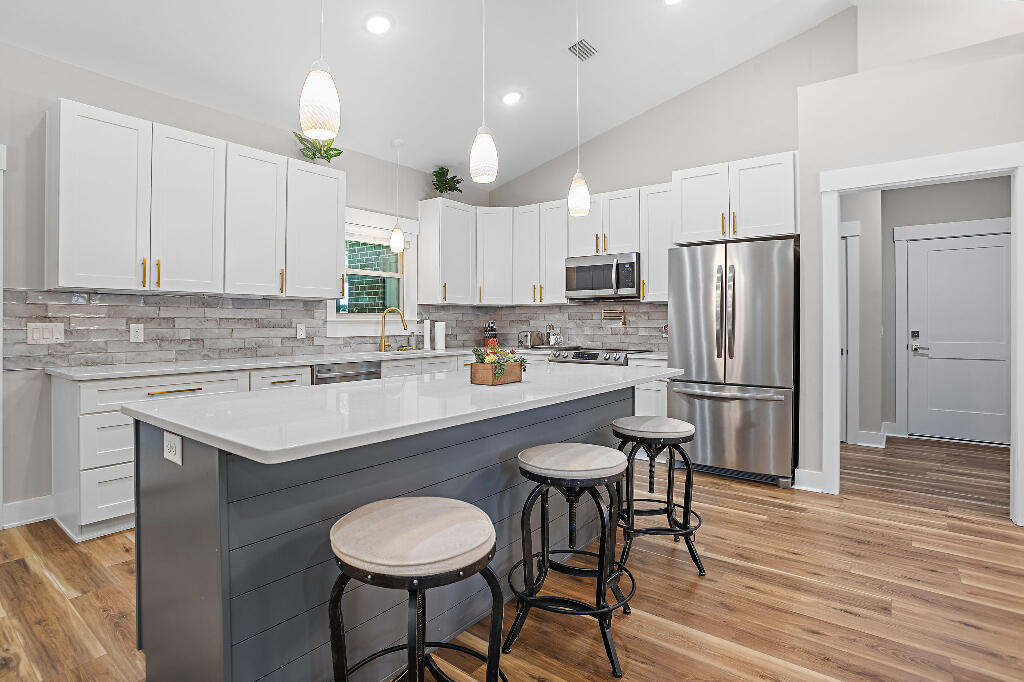 HOLLEY SHORES - Residential