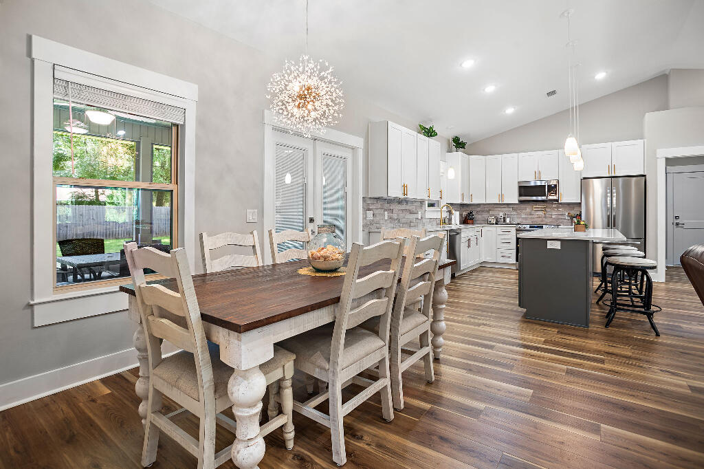 HOLLEY SHORES - Residential