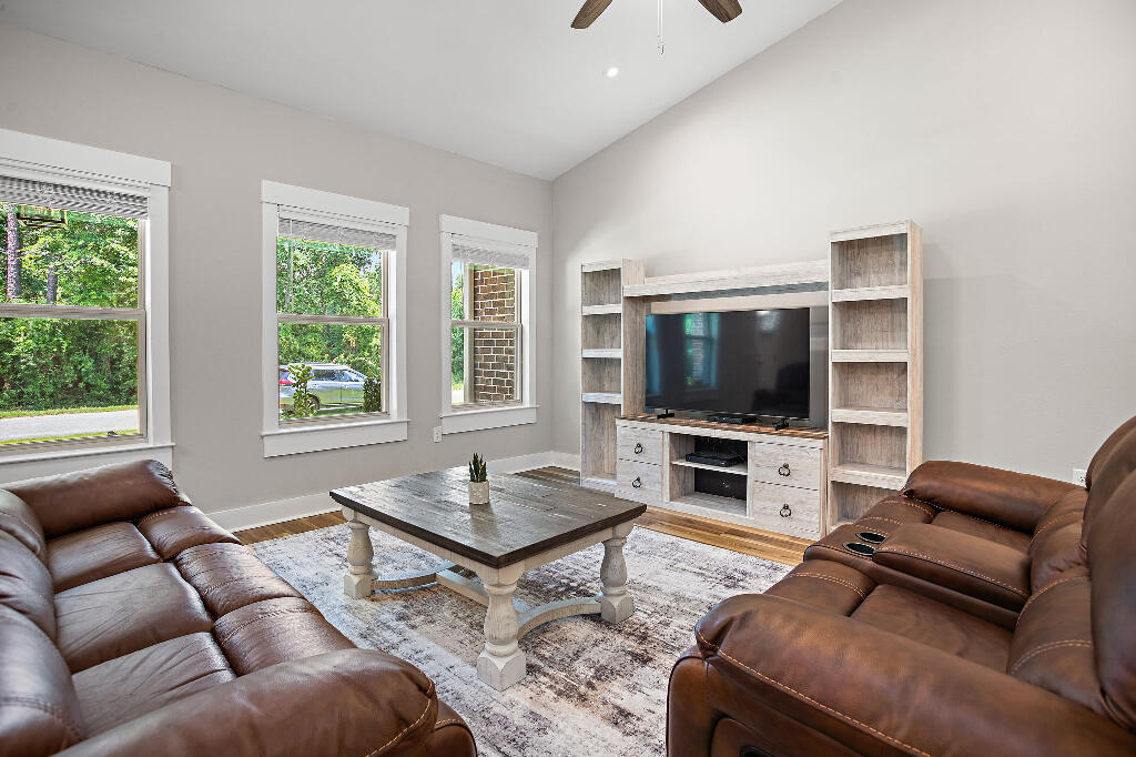 HOLLEY SHORES - Residential