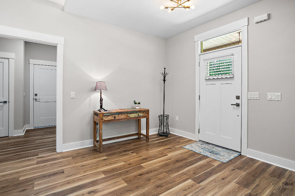 HOLLEY SHORES - Residential
