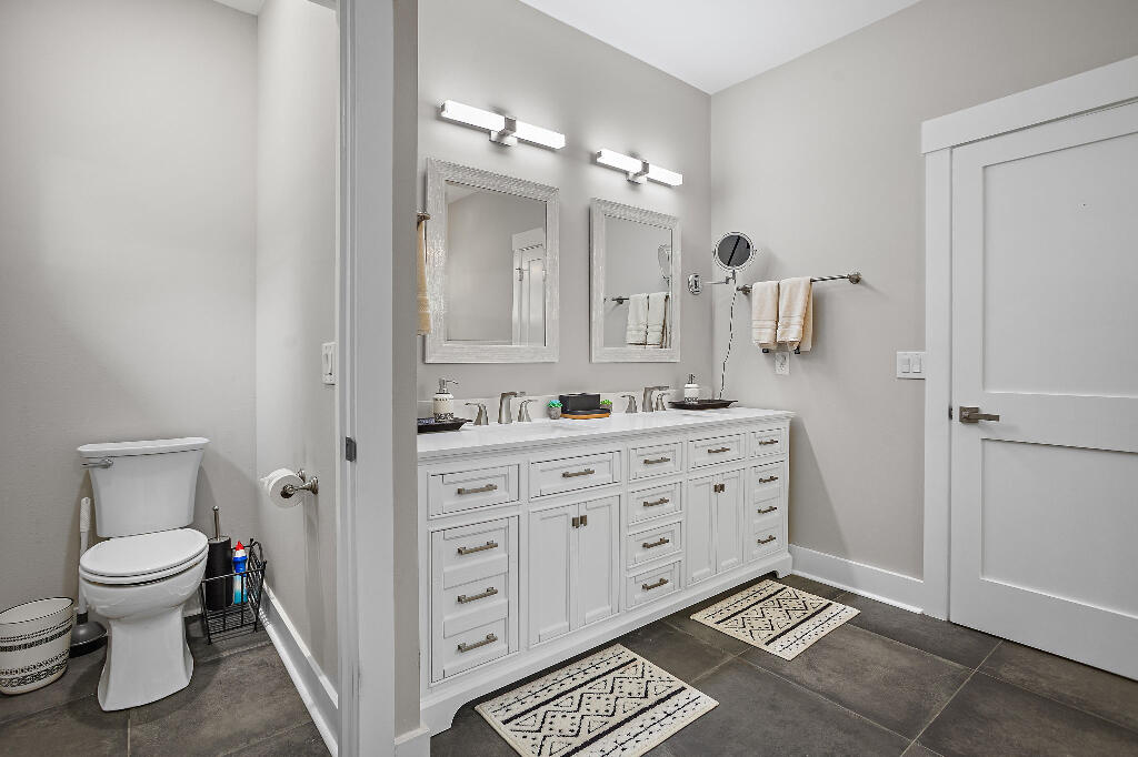 HOLLEY SHORES - Residential