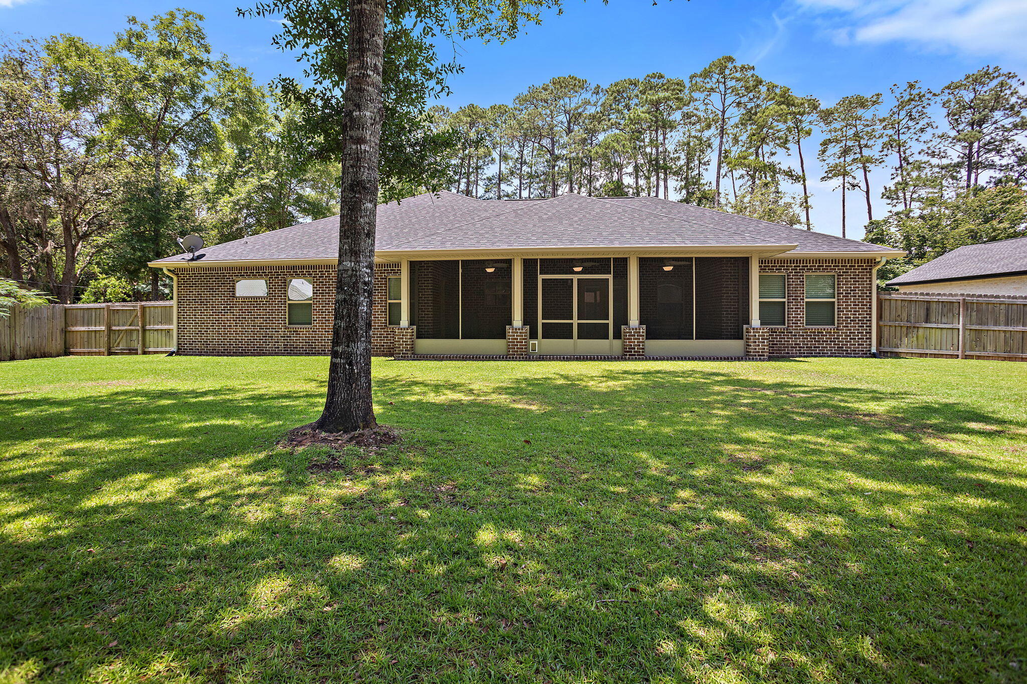 HOLLEY SHORES - Residential