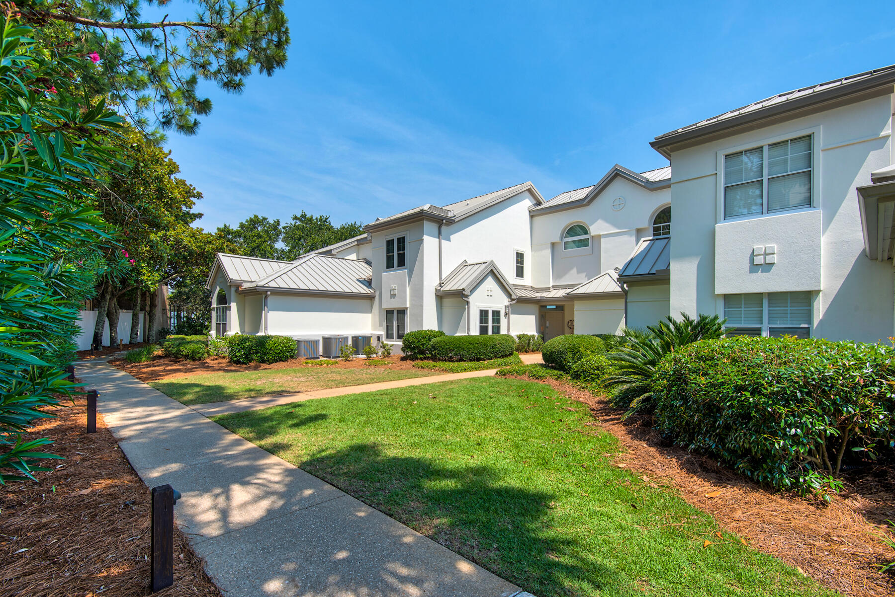 NORTHSHORE T/H - Residential