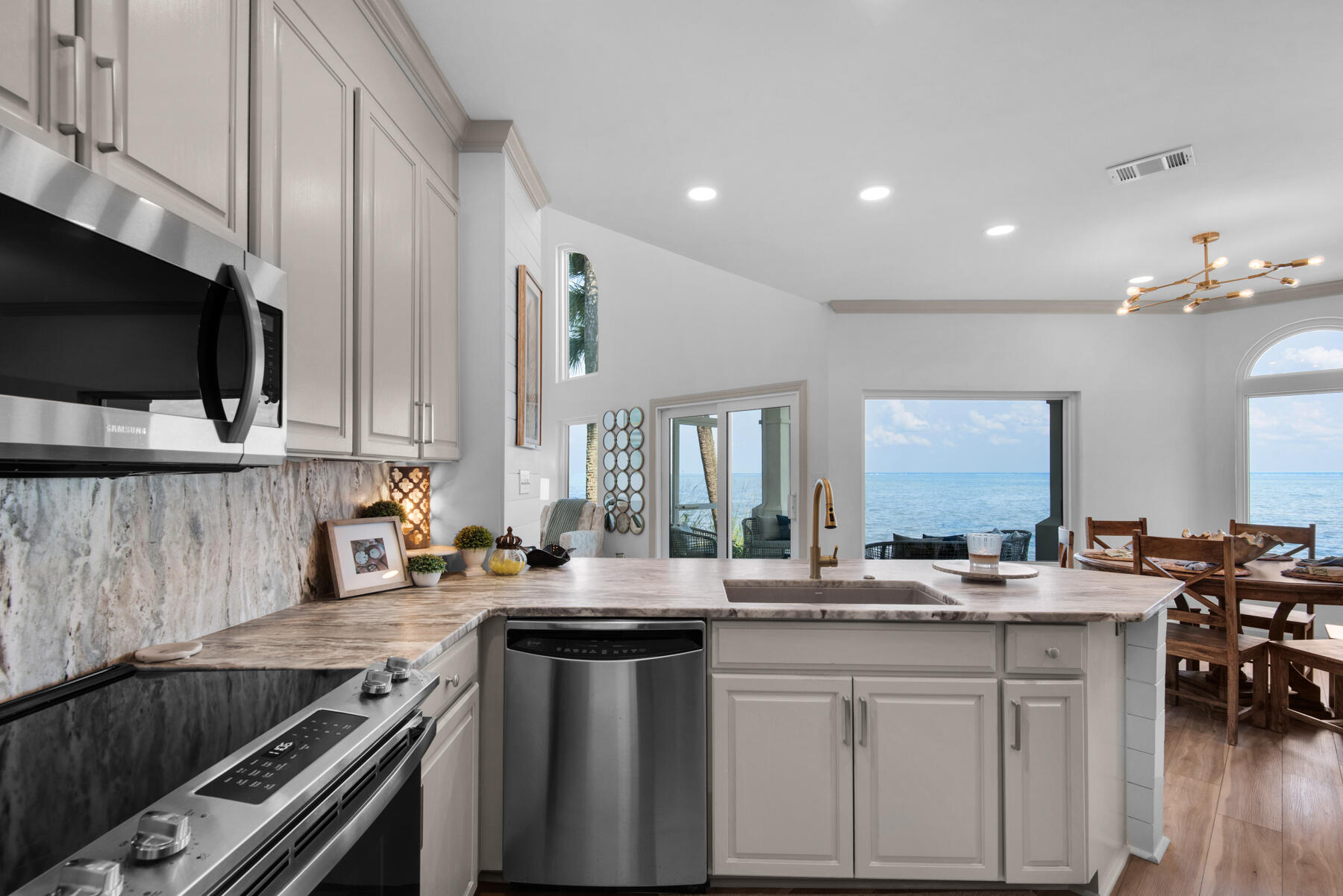 NORTHSHORE T/H - Residential