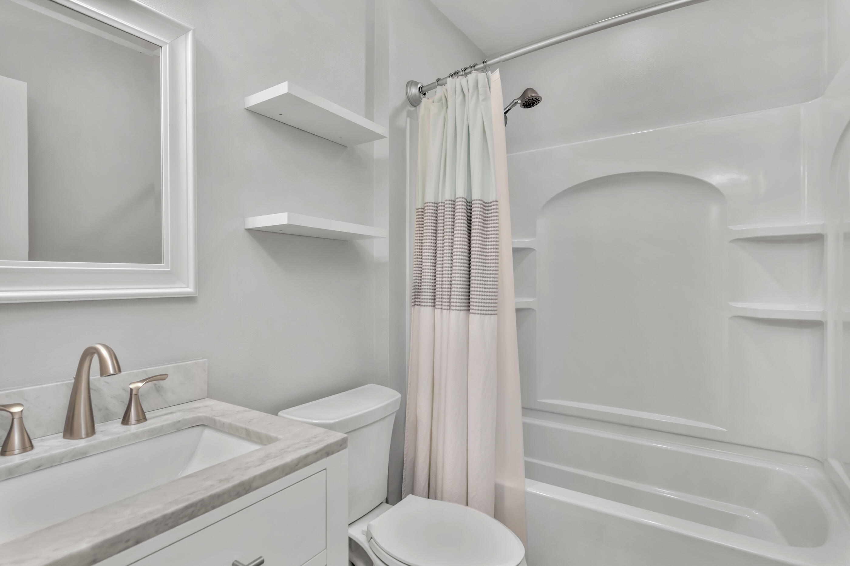 OAKLAND ADD LOT 1 BLK 12 - Residential