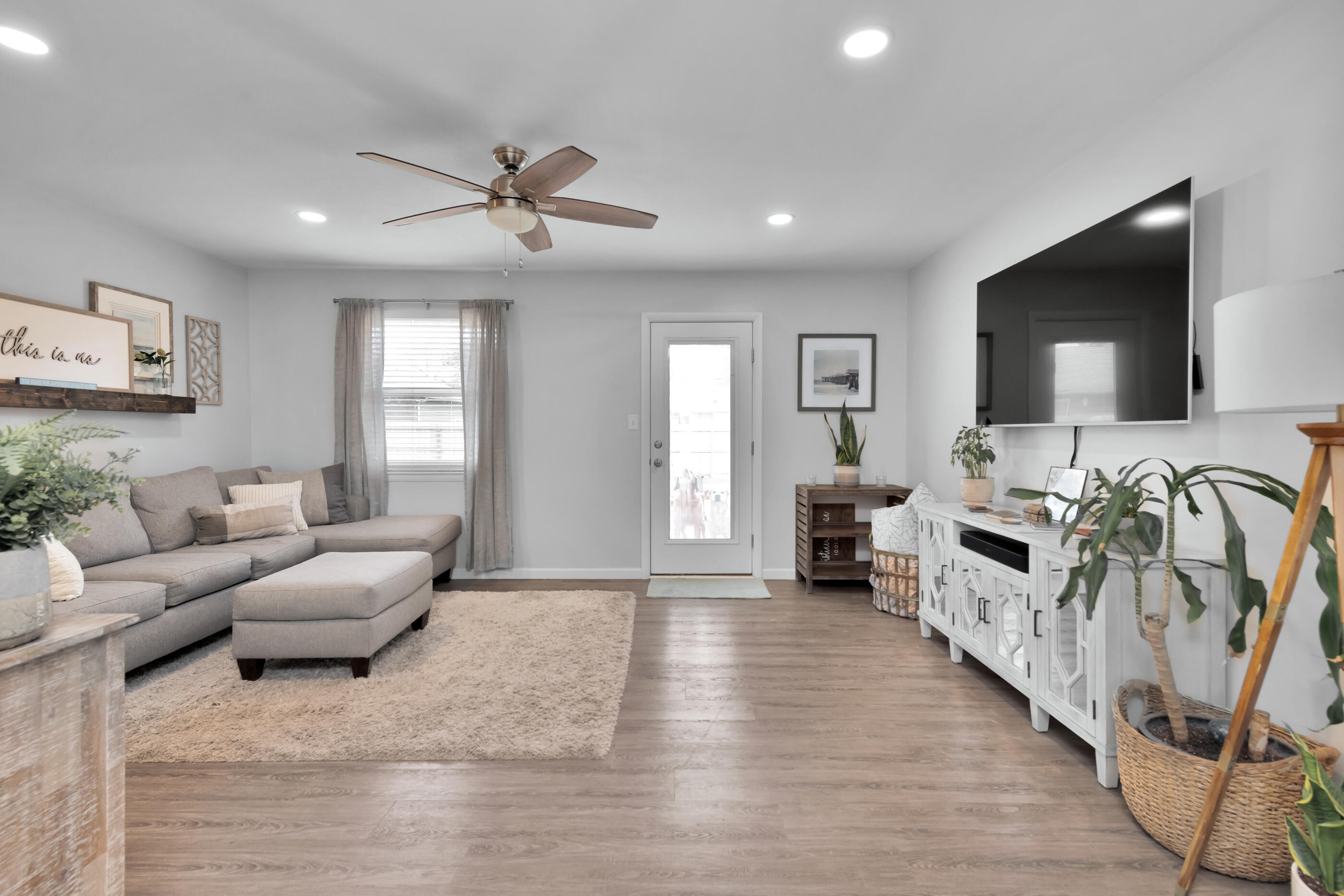 OAKLAND ADD LOT 1 BLK 12 - Residential