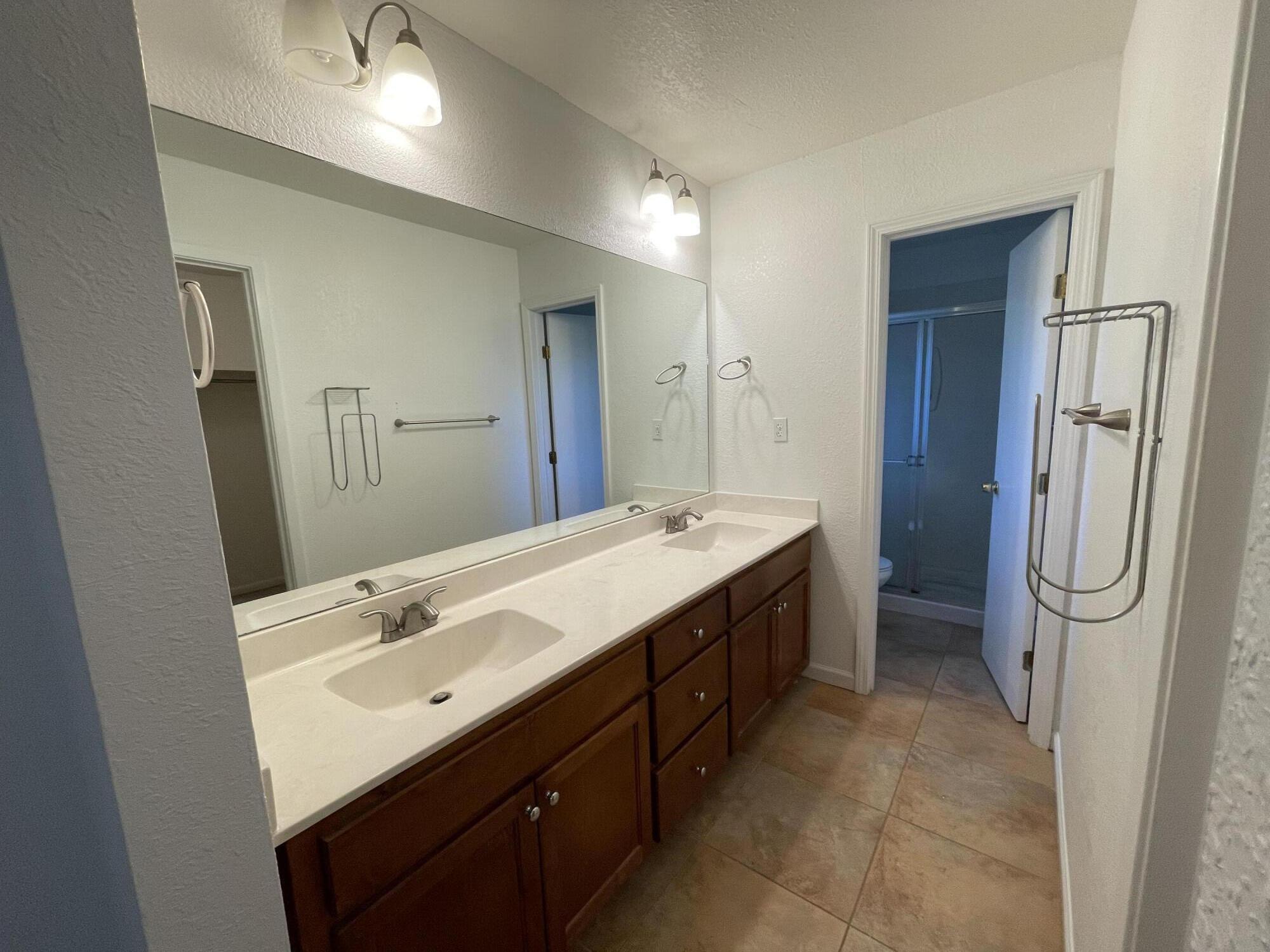 PALM ESTATES UNIT 2 - Residential Lease