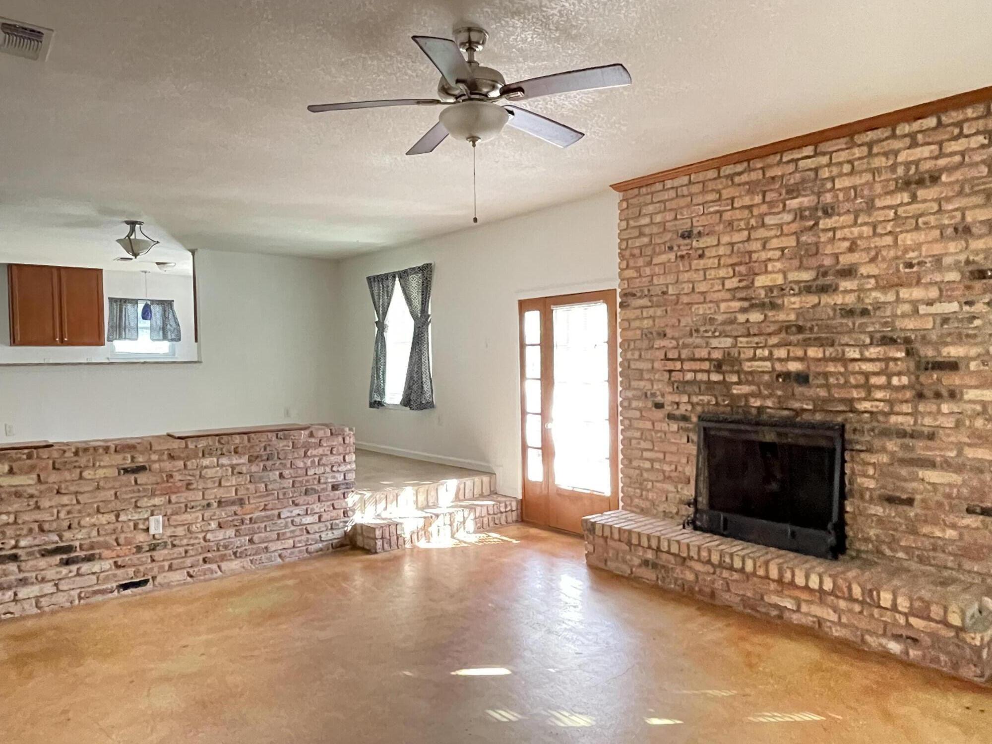 PALM ESTATES UNIT 2 - Residential Lease