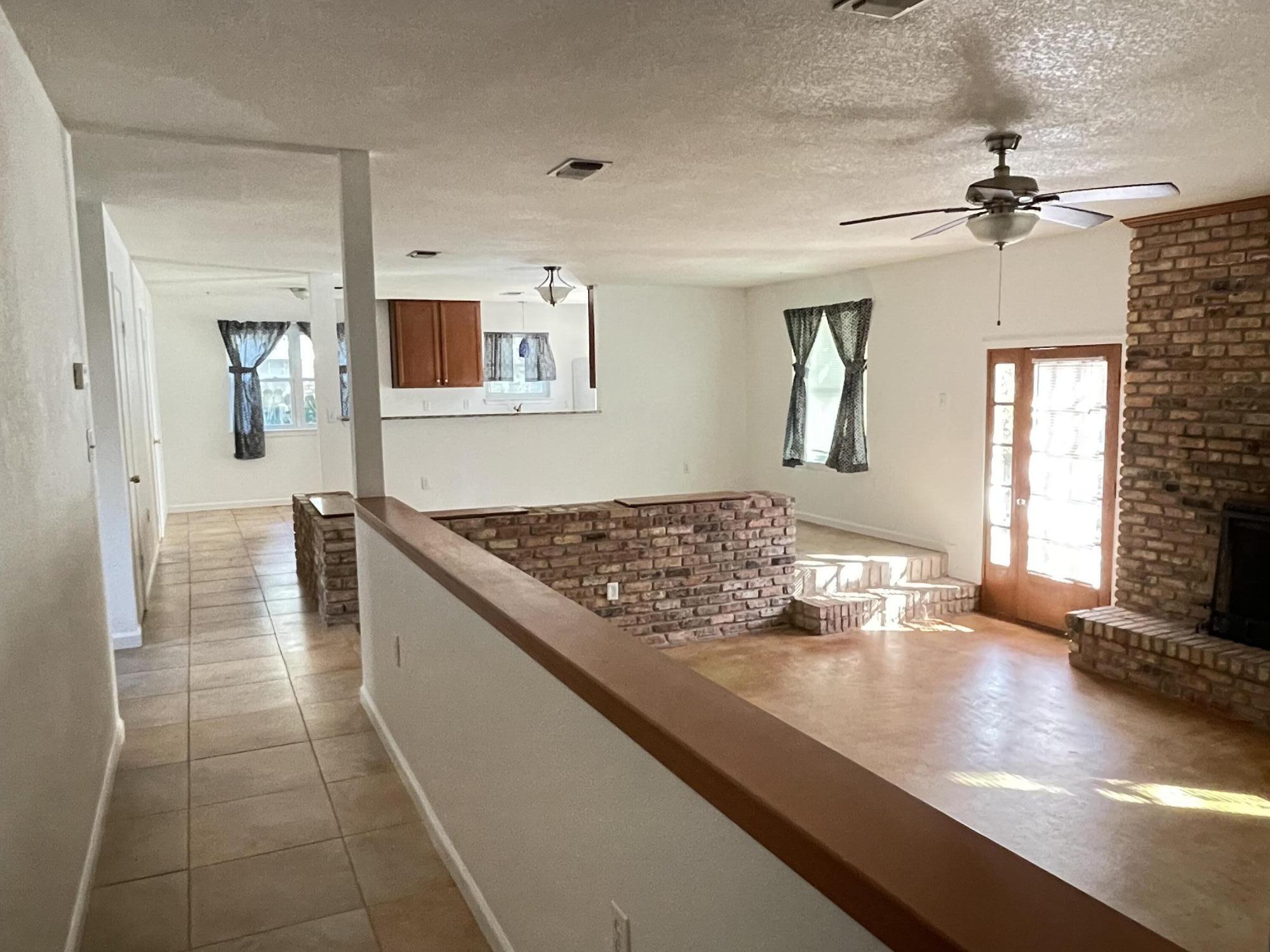 PALM ESTATES UNIT 2 - Residential Lease