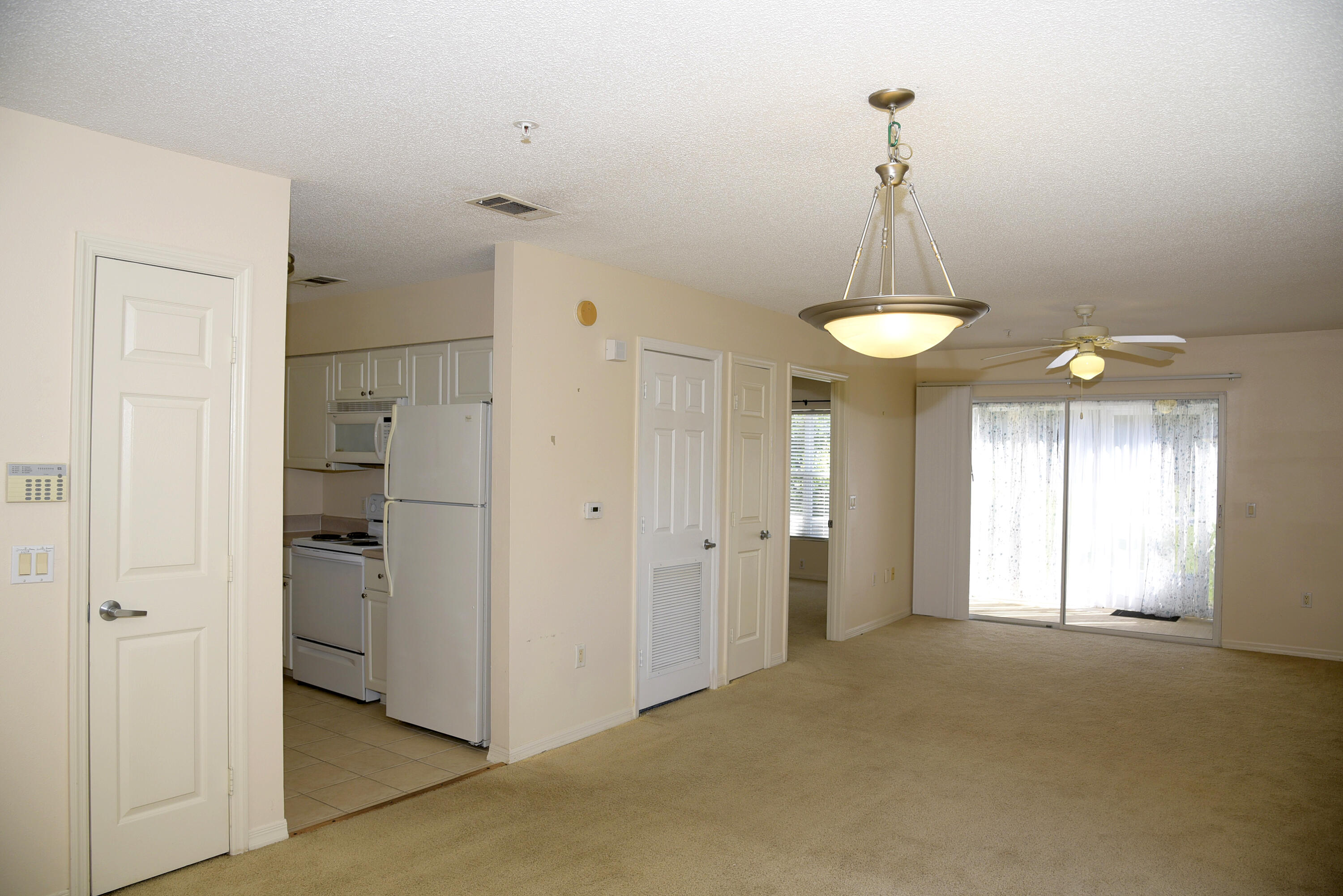 FLORIDA CLUB - Residential Lease