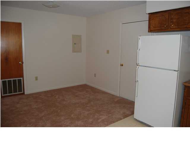 PORT DIXIE - Residential Lease